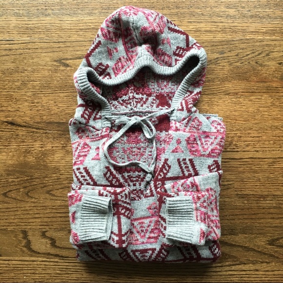 American Eagle Outfitters Sweaters - American Eagle hooded printed sweater